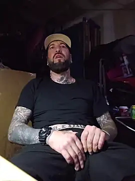 Czat XXX na żywo – Beardedtattood