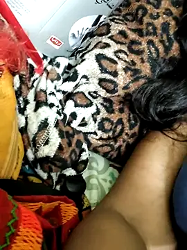 Chatroom XXX en direct de LOVE__RANI