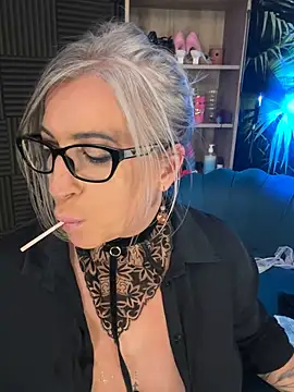 Chatroom XXX en direct de Little_Naughty30