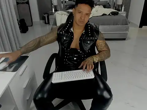 master_leather live XXX chat