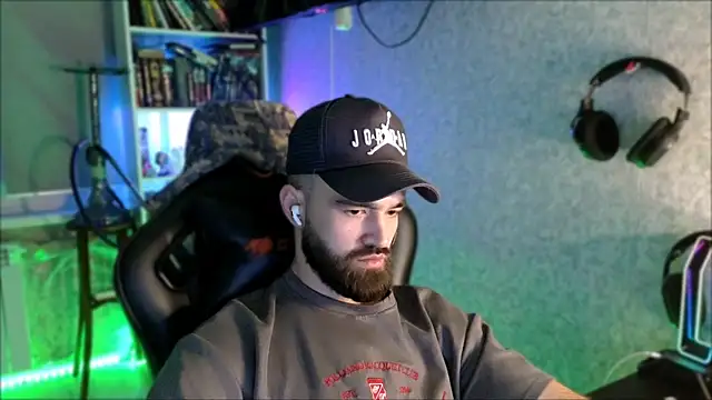 _Serious_Man Chat XXX in diretta