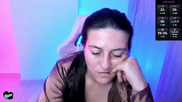 Saskyaa's Live XXX Chat