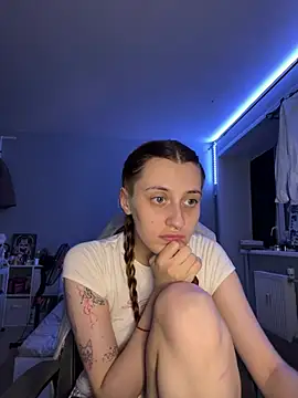 Uniartenn Live XXX chat