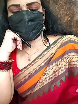 soundharya_tamil élő XXX-chatje