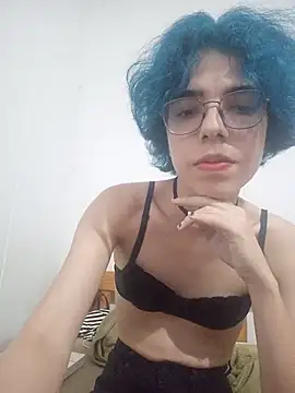 RobinTheBirdy webcam show
