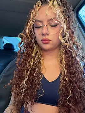 Joyce-fire's Live XXX Chat