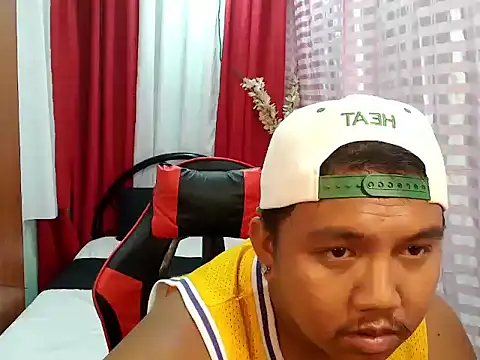 davidhotdesire 即時 XXX 聊天