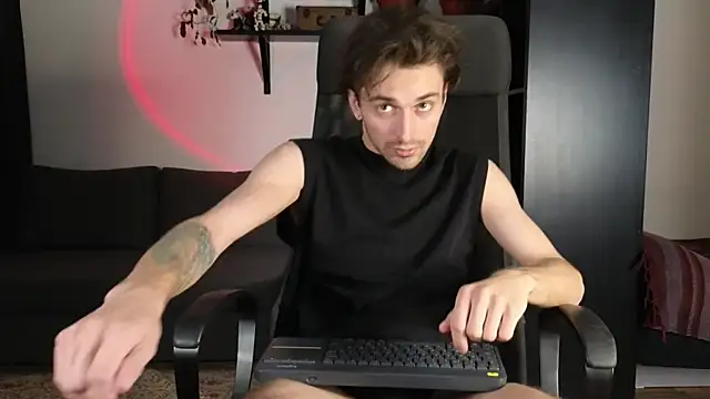 tusugo élő XXX-chatje