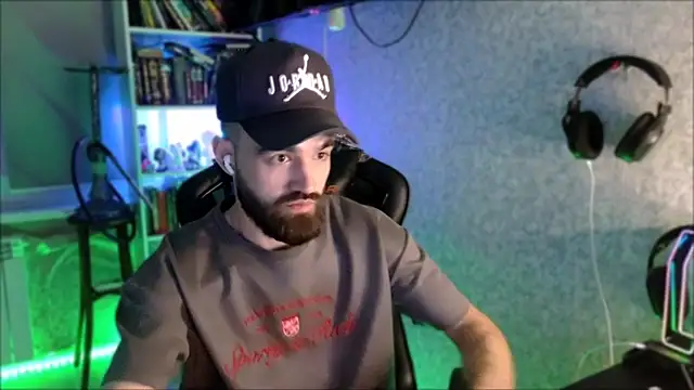 XXX chat uživo modela _Serious_Man