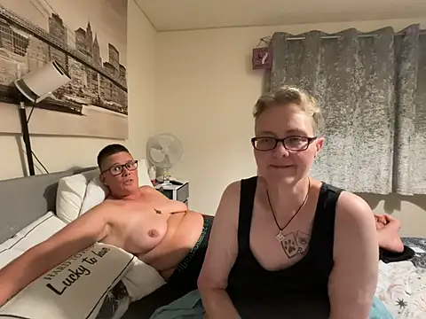 Curvy-Jinx – Live XXX-chat