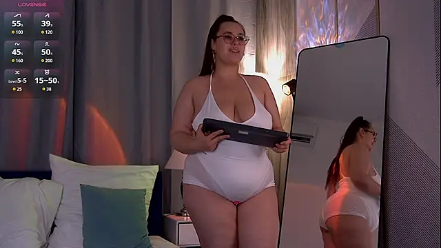 Chat XXX en directo de Queen_Monica_