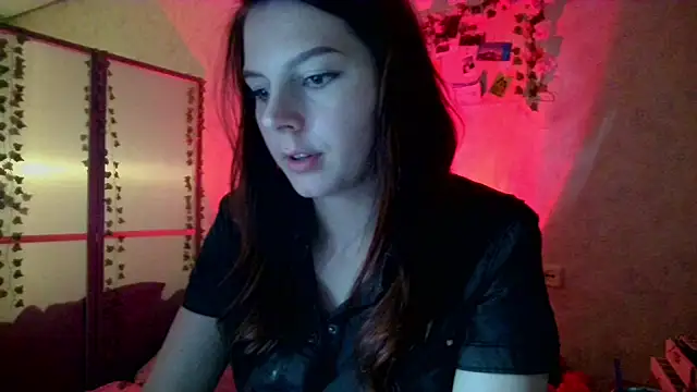EvaShinee Chat XXX in diretta