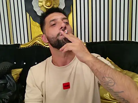 Chat XXX en directo de TommyDum