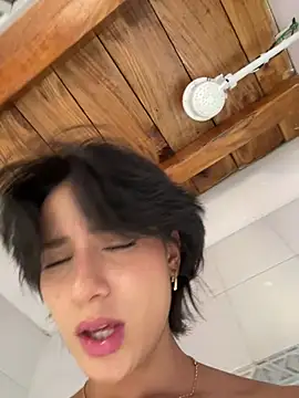 Ale_Lewis Adlı Modelin Canlı XXX Sohbeti