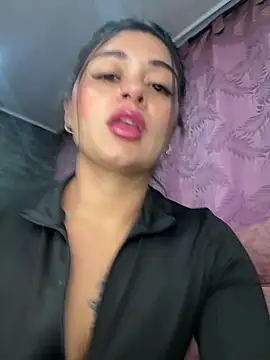 Saray_charmante Live XXX-Chat