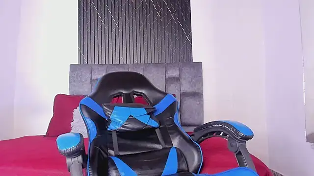הופעת וובקאם של Alexxus_Smith