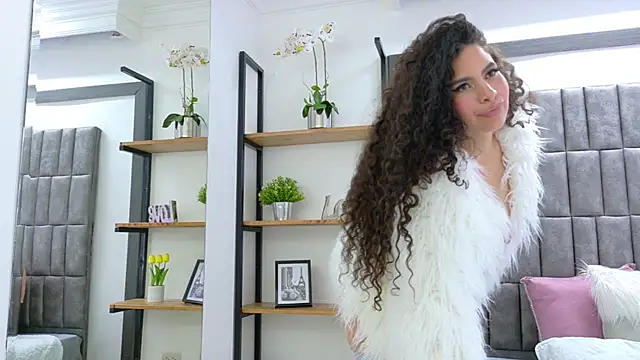 Skyler_Fox_ Adlı Modelin Canlı XXX Sohbeti