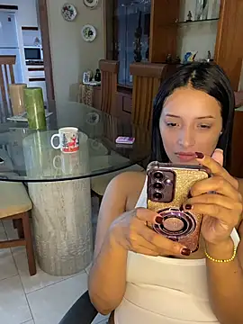 Chatroom XXX en direct de SaharQamar