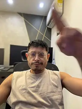 Chat +18 de andrewlopezz ao vivo