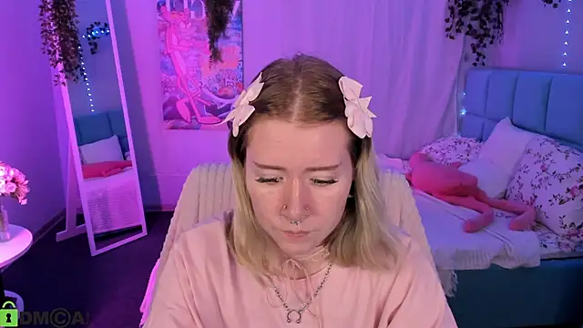 Chat +18 de Elira_Vane ao vivo