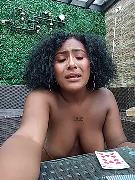 Emma_Dancer Adlı Modelin Canlı XXX Sohbeti