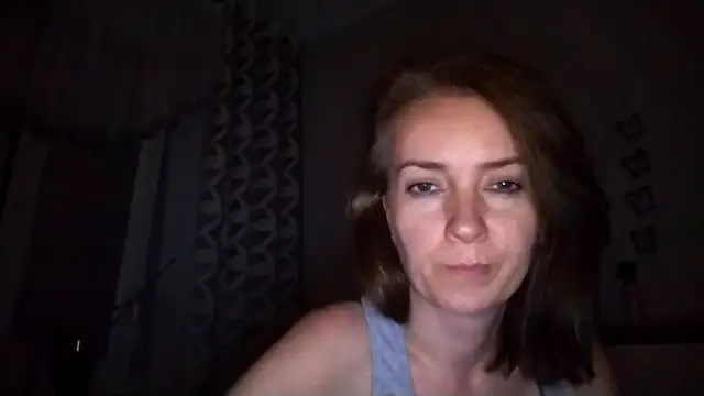 JenniferAlone Adlı Modelin Canlı Sohbet Odası