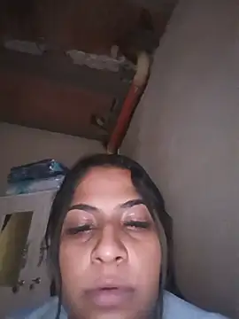Giselabrunette25 élő XXX-chatje
