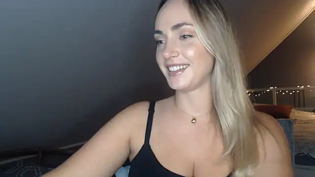 Živý XXX chat ScarlettSensitive
