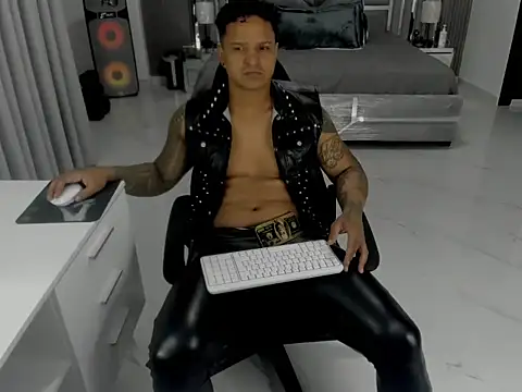 master_leather Chat XXX live