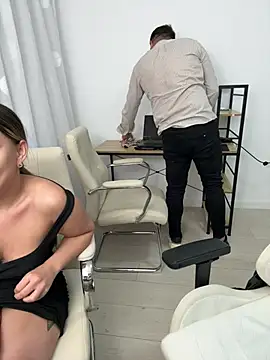 EveEvian Adlı Modelin Canlı XXX Sohbeti