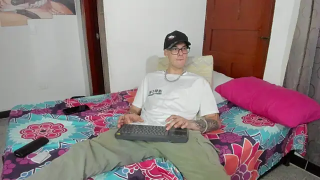 Vlad__night's Webcam Show