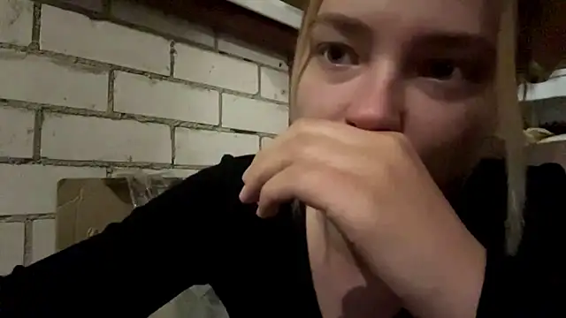 KimberliBaskerville – Naživo chatovacia miestnosť
