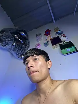 bryan_hot_23 élő XXX-chatje