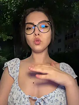 Chatroom XXX en direct de KaylaLewyss
