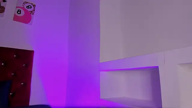 צ'אט XXX בשידור חי של kittymonroe1