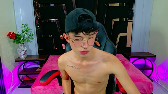 LiamHeatx live XXX chat