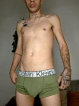 Онлайн чат XXX BoyMaxLatin