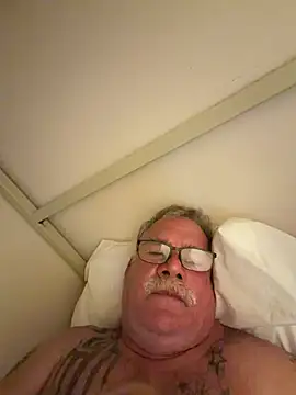 Show modela Caesar_Baxter na web-kameri