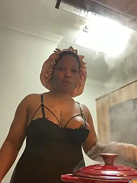 צ'אט XXX בשידור חי של RainBougie