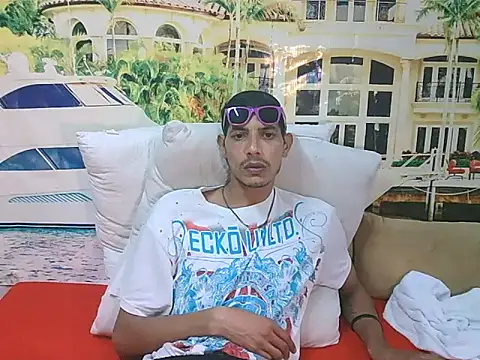 Онлайн чат XXX IndianSavageMale
