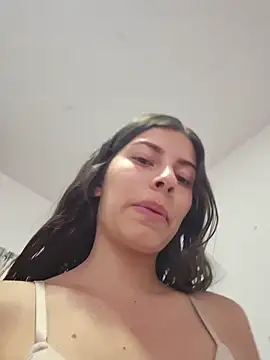 IrisBound Adlı Modelin Canlı XXX Sohbeti