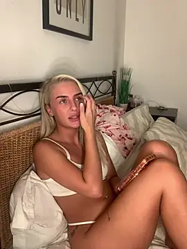 Chatroom XXX en direct de Millymae_