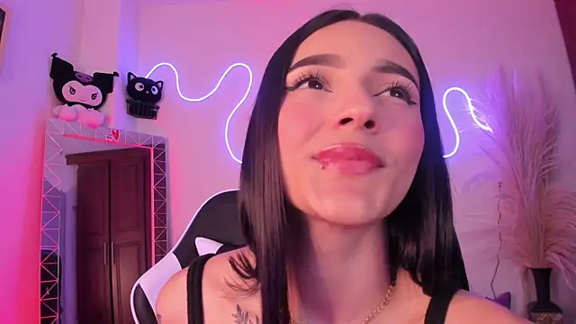 צ'אט XXX בשידור חי של CarolineEvanss_11