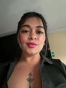 Chat XXX en directo de Saray_charmante
