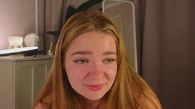 צ'אט XXX בשידור חי של JaylaBrown