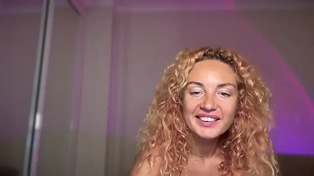 Chat XXX en directo de Reddgiirl