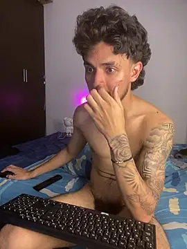 Kriss_Edwards 即時 XXX 聊天