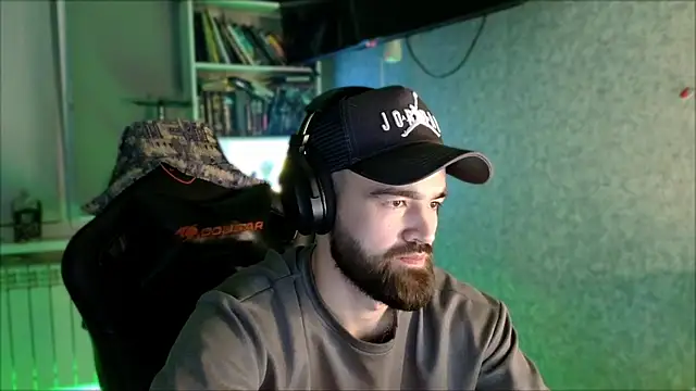XXX chat uživo modela _Serious_Man