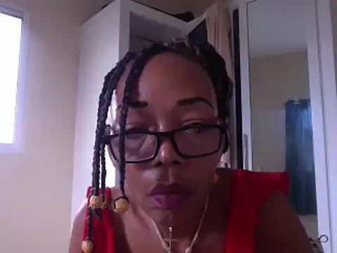 Czat XXX na żywo – Ladyzee25