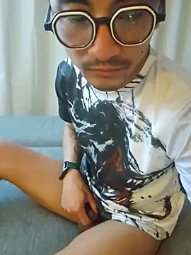 Lokomo32's Live XXX Chat